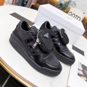 Кроссовки коллаборация Prada и Adidas Re Nylon