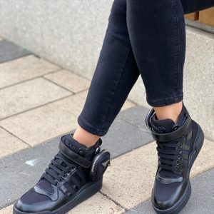 Кроссовки коллаборация Prada и Adidas Re Nylon