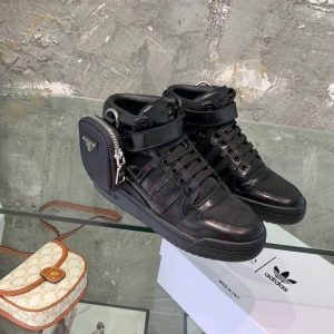 Кроссовки коллаборация Prada и Adidas Re Nylon