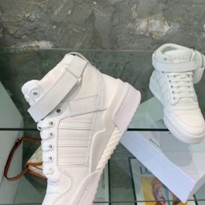 Кроссовки коллаборация Prada и Adidas Re Nylon