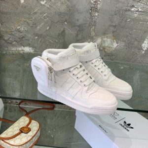 Кроссовки коллаборация Prada и Adidas Re Nylon