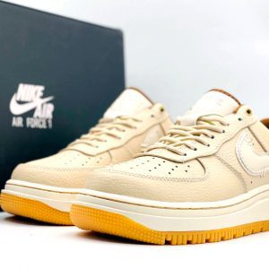 Кроссовки Nike Air Force 1 Luxe «Pecan»