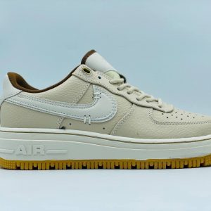 Кроссовки Nike Air Force 1 Luxe «Pecan»