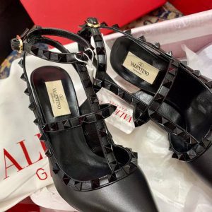 Туфли женские VALENTINO GARAVANI Rockstud