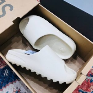 Шлепанцы Adidas Yeezy Slide