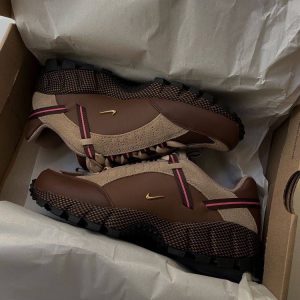 Кроссовки Jacquemus x Nike Air Humara Ale Brown