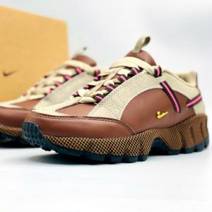 Кроссовки Jacquemus x Nike Air Humara Ale Brown