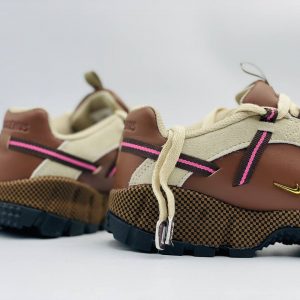 Кроссовки Jacquemus x Nike Air Humara Ale Brown