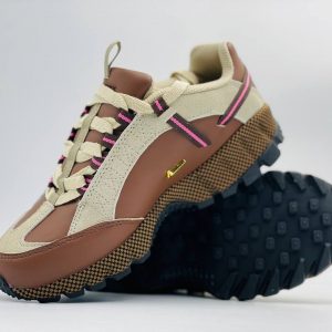 Кроссовки Jacquemus x Nike Air Humara Ale Brown