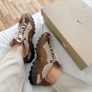 Кроссовки Jacquemus x Nike Air Humara Ale Brown