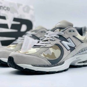 Кроссовки Bape X New Balance 2002R