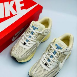 Кроссовки Nike Zoom Vomero 5