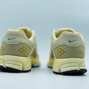 Кроссовки Nike Zoom Vomero 5