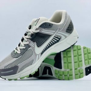 Кроссовки Nike Zoom Vomero 5