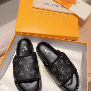 Шлепанцы Louis Vuitton