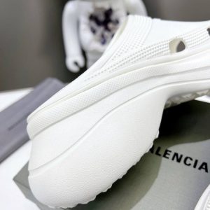 Шлепанцы Balenciaga