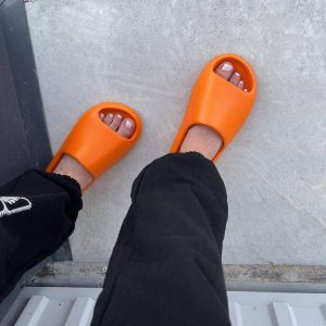 Шлепанцы Adidas Yeezy Slide