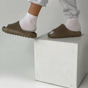 Шлепанцы Adidas Yeezy Slide