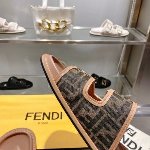 Шлепанцы Fendi Feel