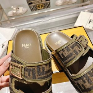 Шлепанцы Fendi Feel