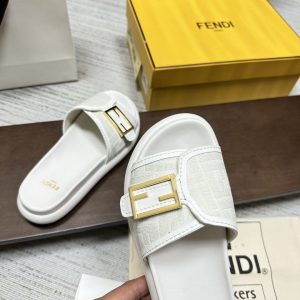 Шлепанцы Fendi Feel