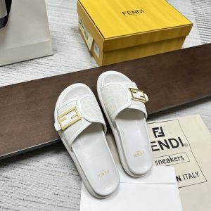 Шлепанцы Fendi Feel