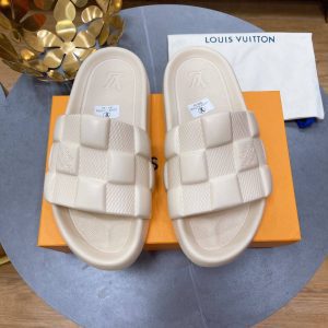 Шлепанцы Louis Vuitton