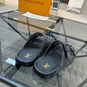 Шлепанцы Louis Vuitton