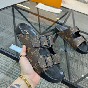 Шлепанцы Louis Vuitton