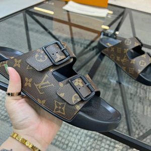 Шлепанцы Louis Vuitton