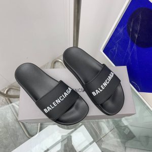 Шлепанцы Balenciaga