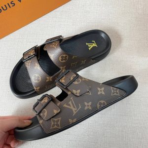 Шлепанцы Louis Vuitton