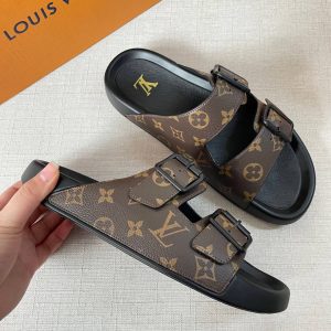 Шлепанцы Louis Vuitton