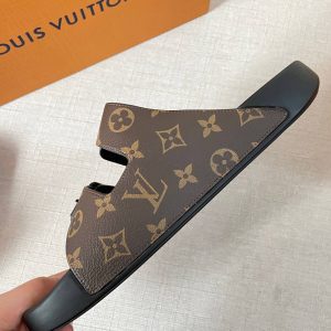 Шлепанцы Louis Vuitton