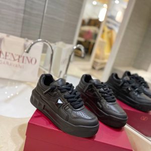 Кроссовки женские Valentino One Stud XL