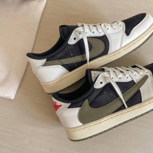 Кроссовки Nike Travis Scott Air Jordan 1 Low Olive