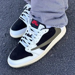 Кроссовки Nike Travis Scott Air Jordan 1 Low Olive