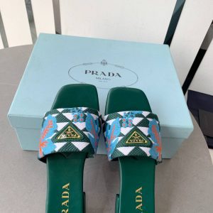 Шлёпанцы женские Prada