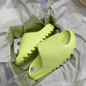 Шлепанцы Adidas Yeezy Slide