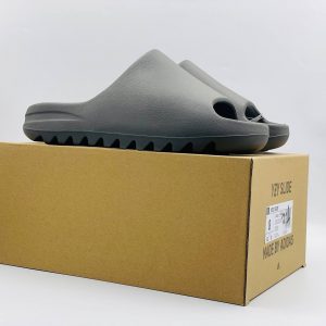 Шлепанцы Adidas Yeezy Slide