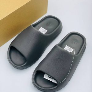 Шлепанцы Adidas Yeezy Slide