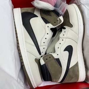 Кроссовки Nike Air Jordan 1 x Travis Scott