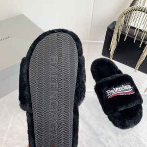 Шлепанцы Balenciaga