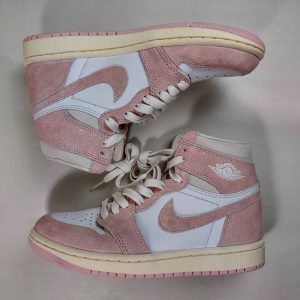 Кроссовки женские Nike Air Jordan 1