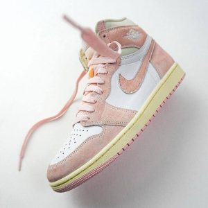 Кроссовки женские Nike Air Jordan 1