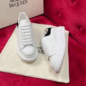 Кроссовки женские Alexander McQueen