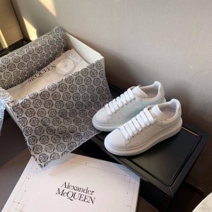 Кроссовки женские Alexander McQueen