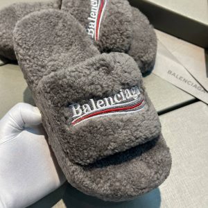 Шлепанцы Balenciaga