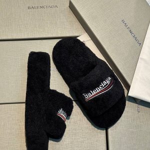 Шлепанцы Balenciaga