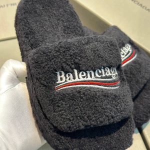 Шлепанцы Balenciaga